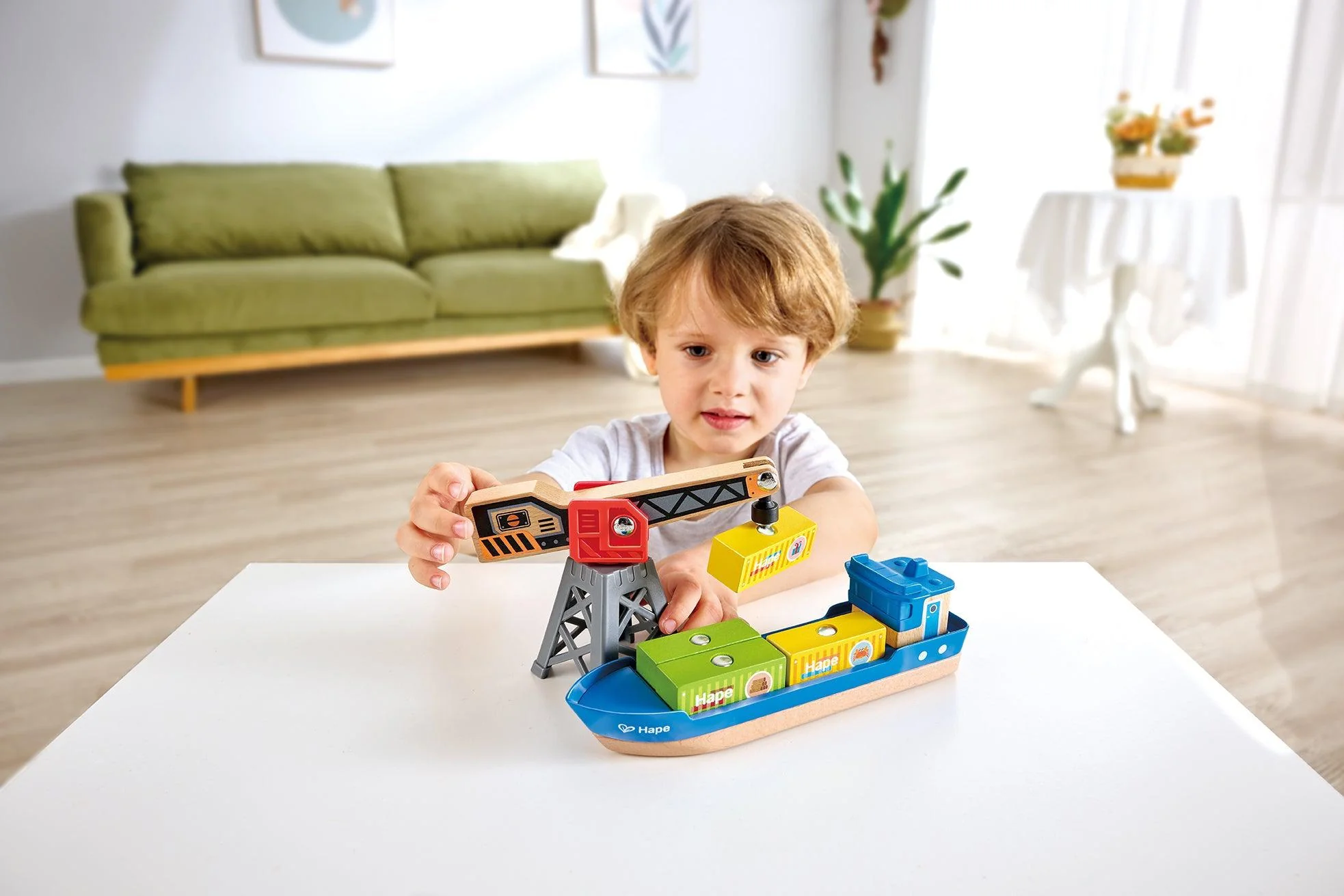 Hape Cargo Ship & Crane - Image 2