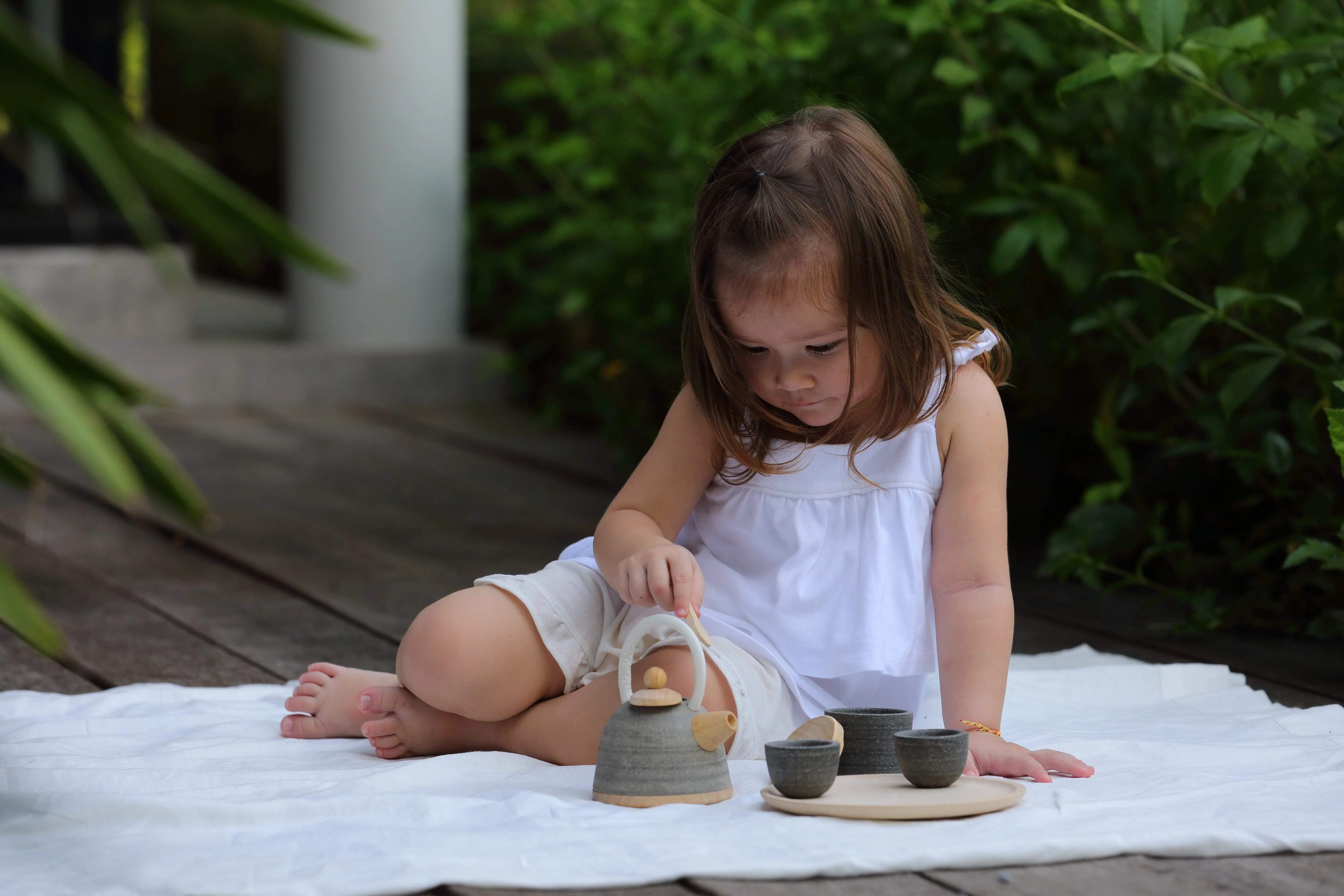 Plan Toys Classic Tea Set - Image 3